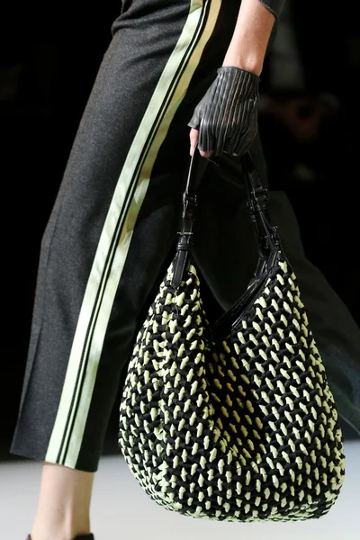 Look 27